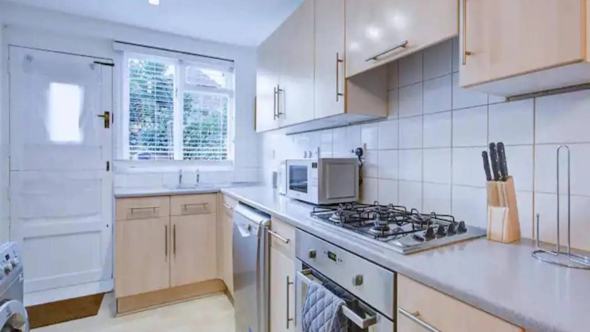 Pass The Keys Charming 2 Bedroom House Good Transport And Parking Londres 0*,