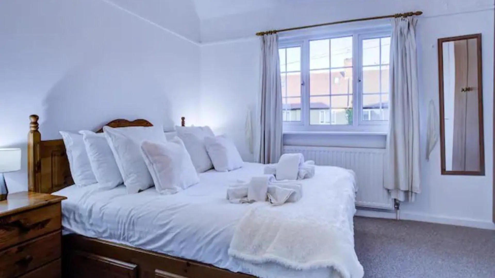 Casa de Férias Pass The Keys Charming 2 Bedroom House Good Transport And Parking Londres
