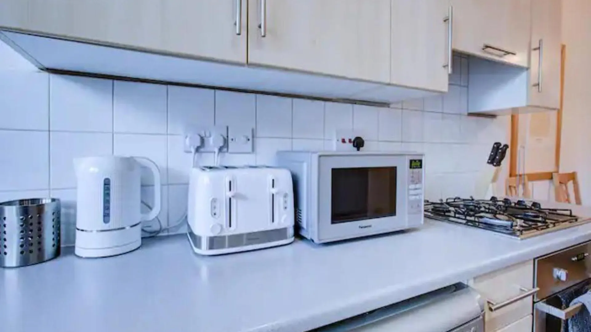 Pass The Keys Charming 2 Bedroom House Good Transport And Parking Londra Birleşik Krallık